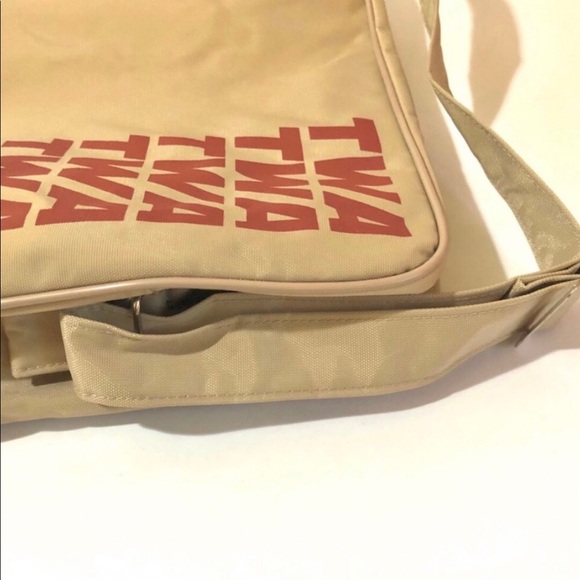 NEW ‘70s Authentic Vintage TWA Airlines Travel Bag Carry On Taupe Red Co… - Picture 11 of 12
